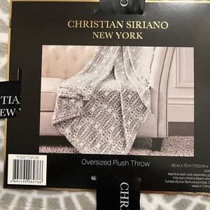 Christian Siriano New York - Oversized Plush Throw